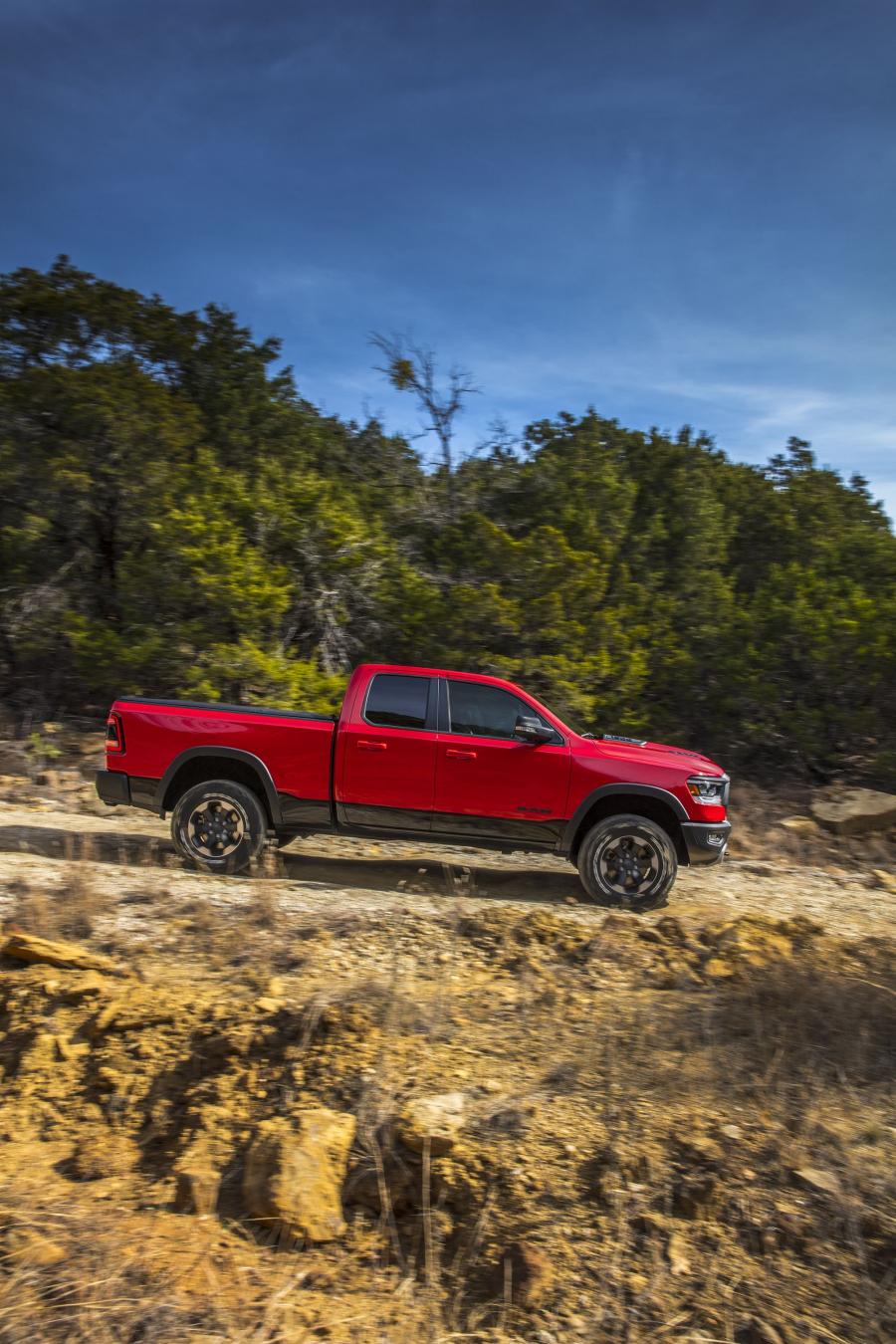  Dodge Ram 1500 Rebel Quad Cab (DT) 2018 года  (фото 17 из 36)